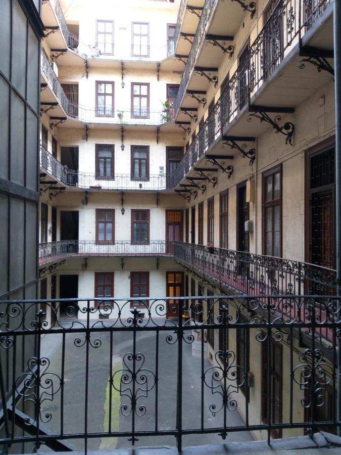 Tempo Courtyard Apartman Budapest Extérieur photo