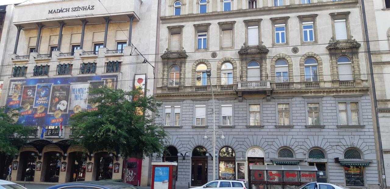Tempo Courtyard Apartman Budapest Extérieur photo